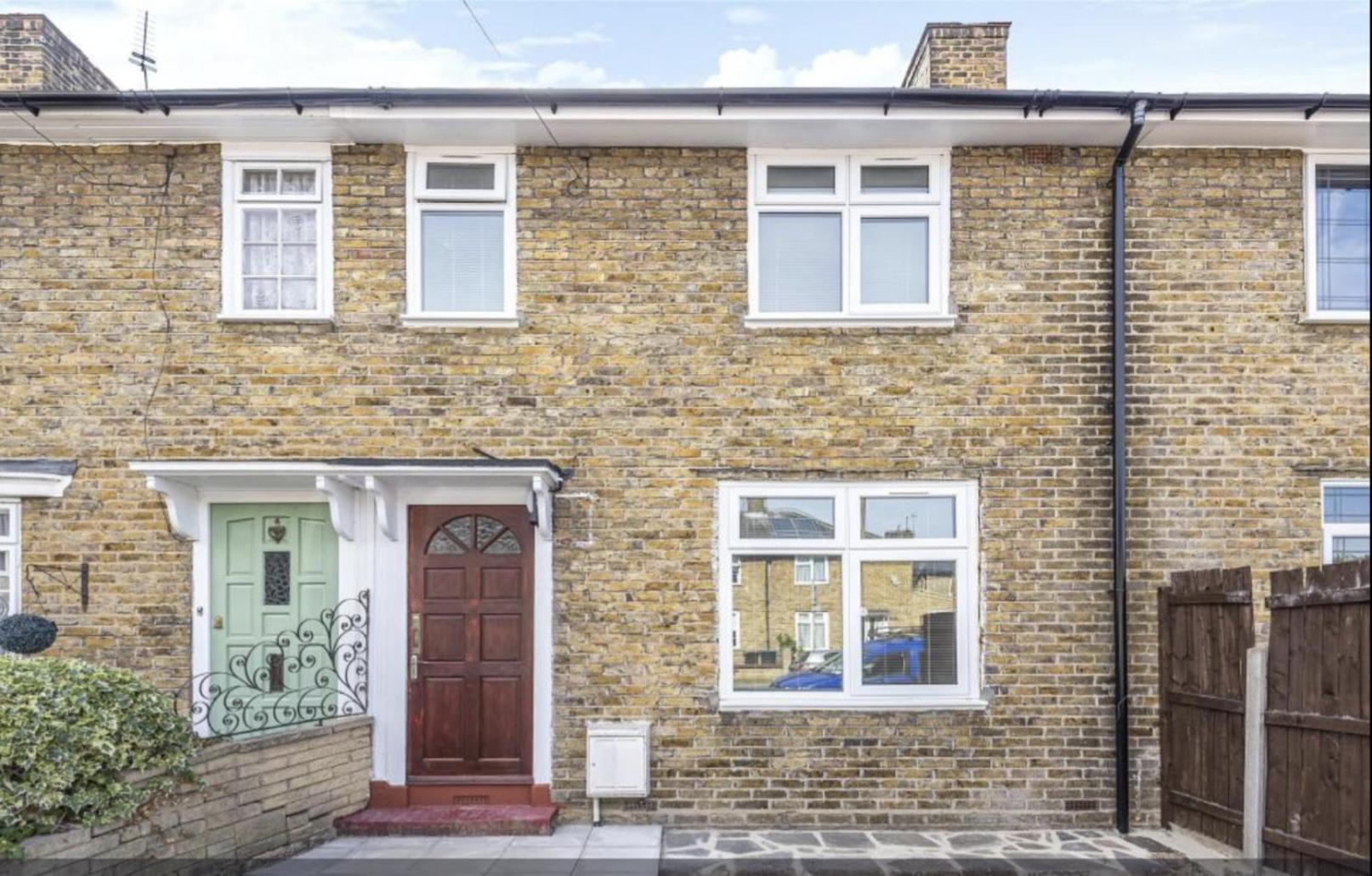 Fantastic 3-Bedroom House In London Morden  エクステリア 写真