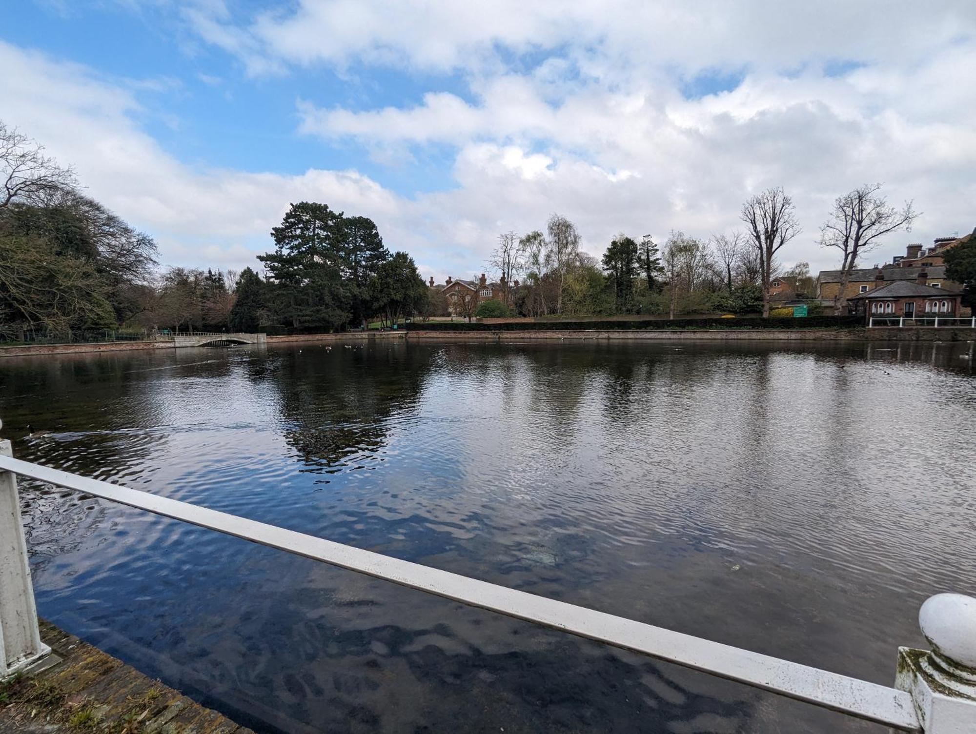 Fantastic 3-Bedroom House In London Morden  エクステリア 写真