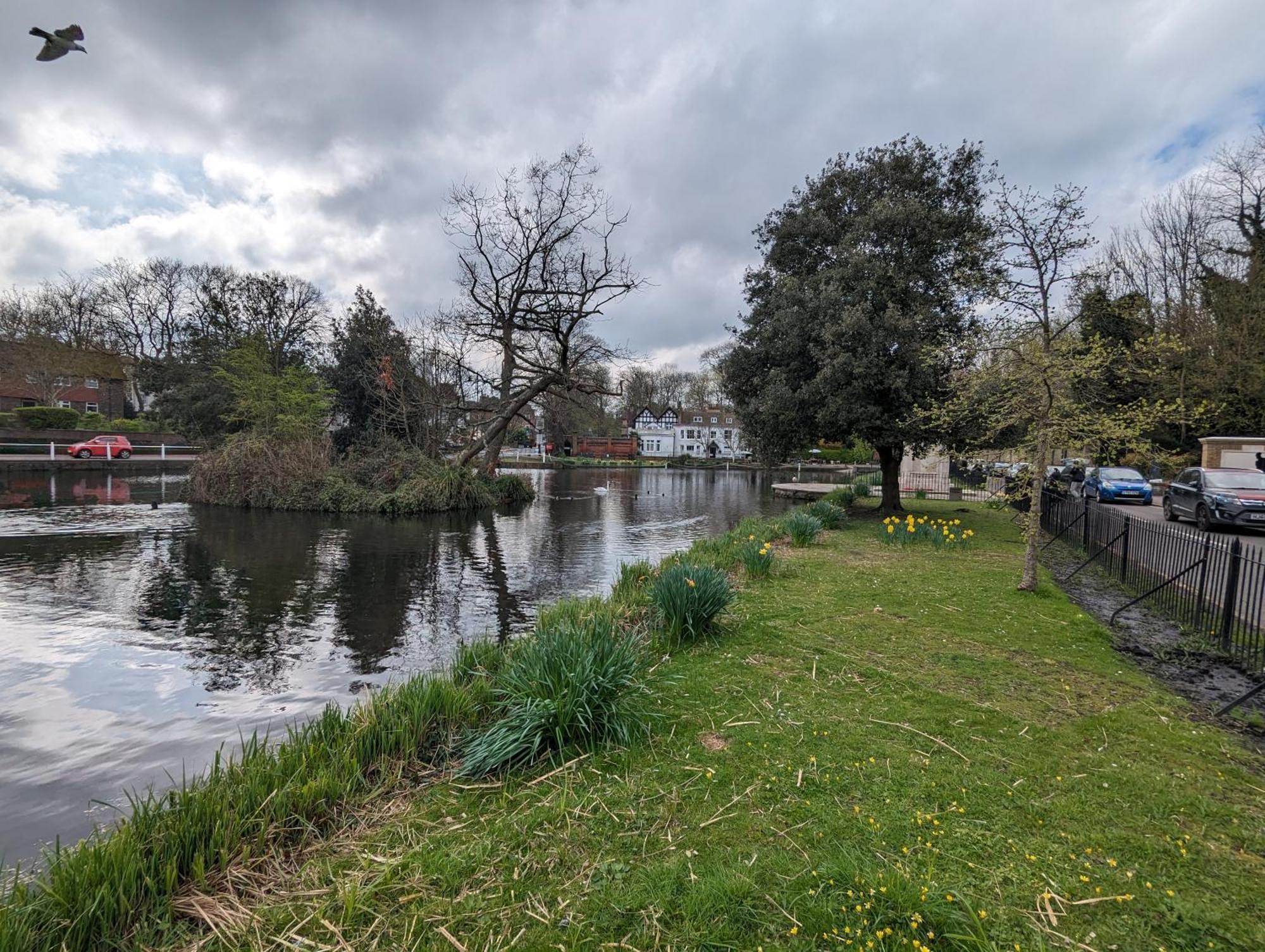 Fantastic 3-Bedroom House In London Morden  エクステリア 写真